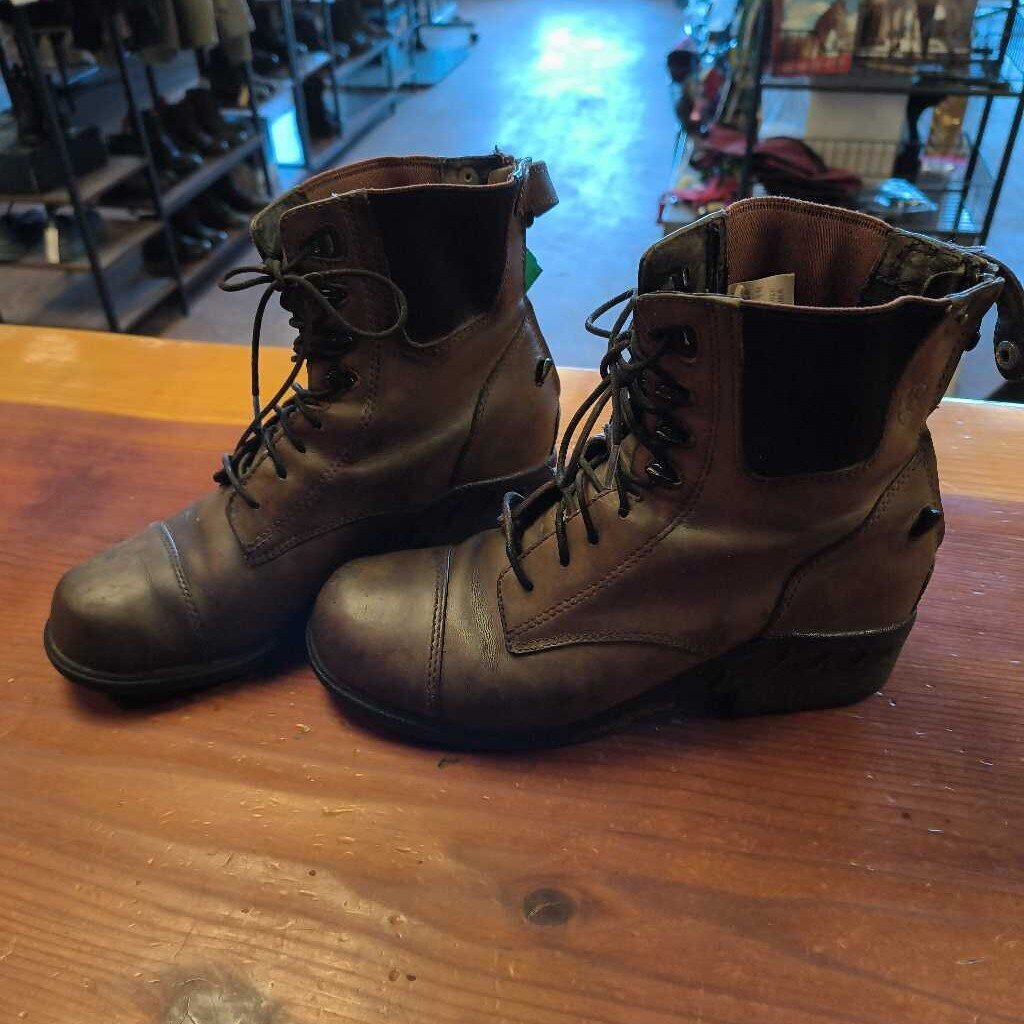 Lace up and zipper