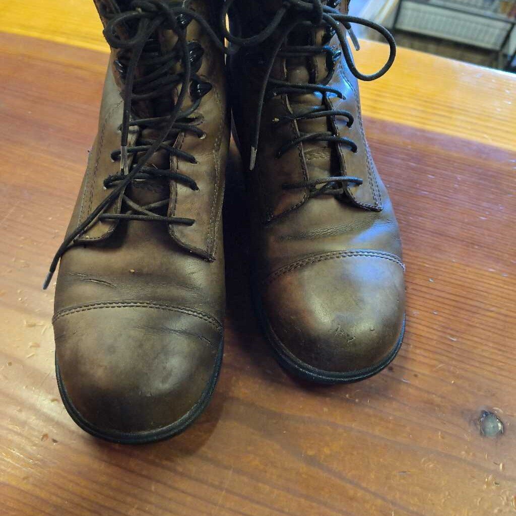 Lace up and zipper