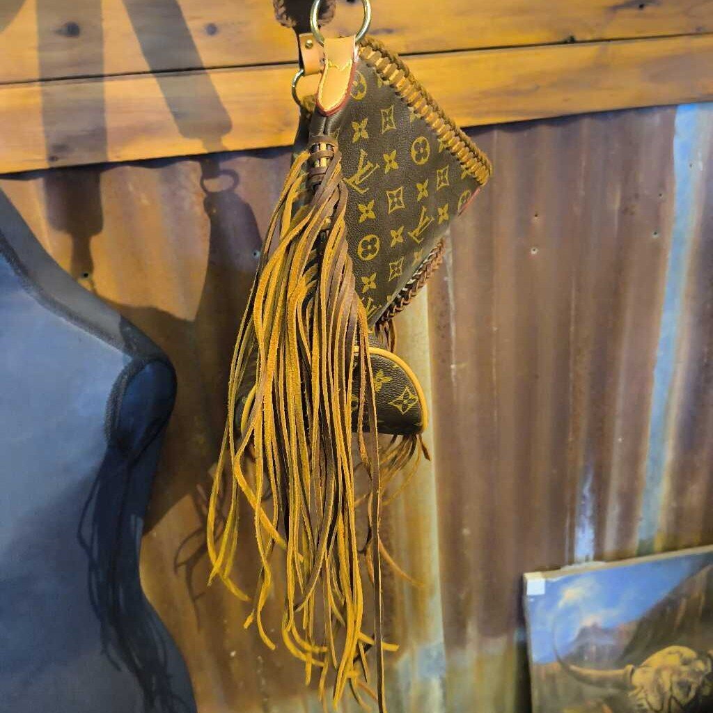 Shoulder bag- with fringe