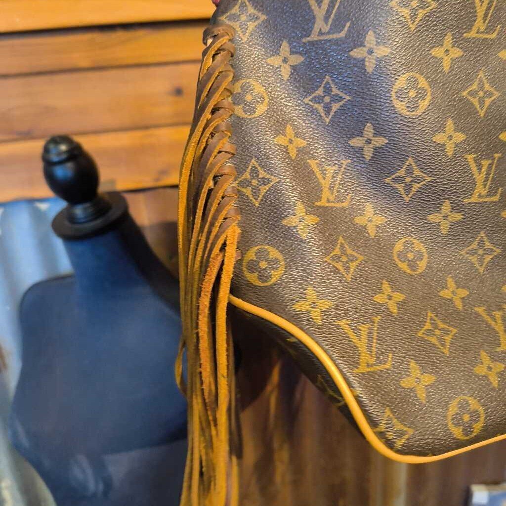 Shoulder bag- with fringe
