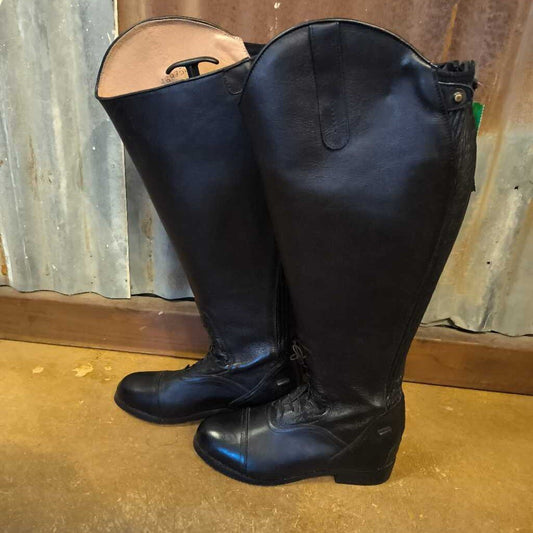 Field boots with double stretch gusset