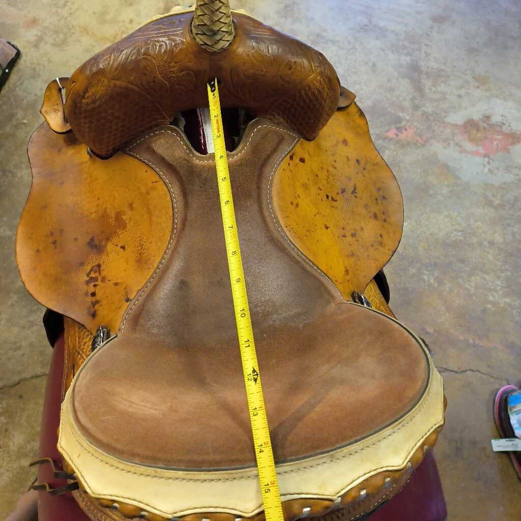 Barrel saddle
