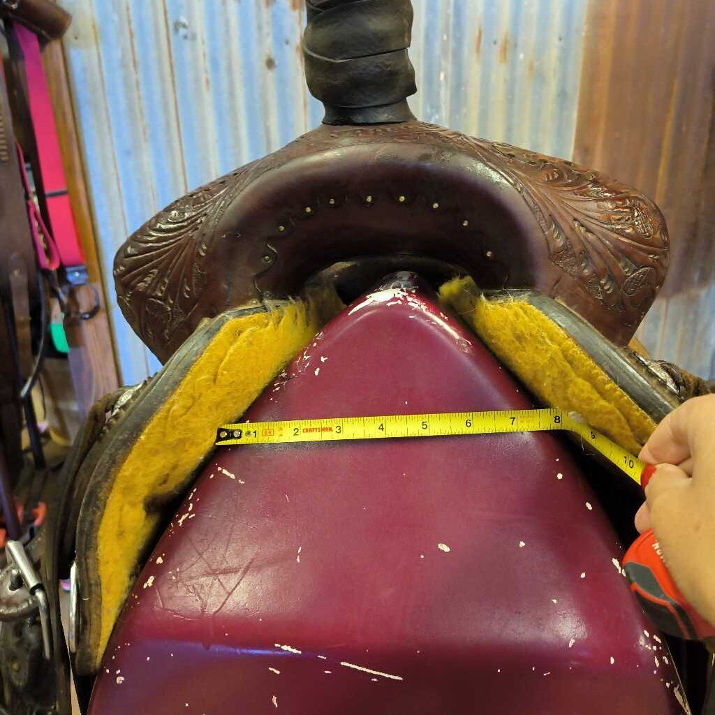 Roping saddle