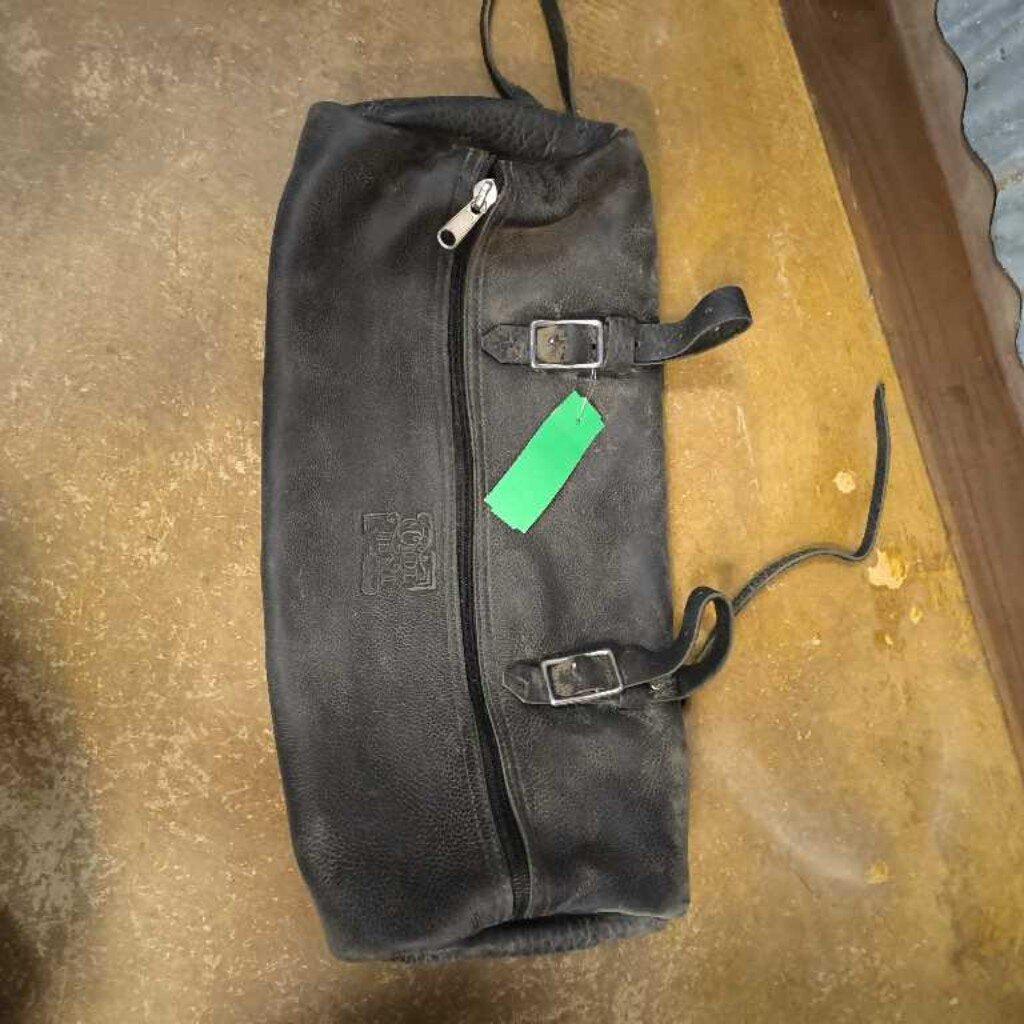 Leather cantle bag