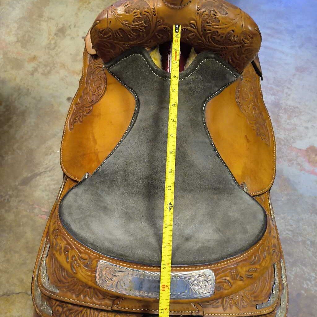 Equitation western saddle with silver