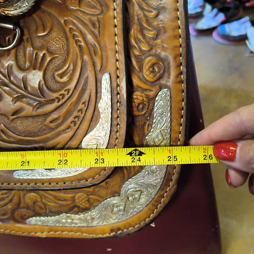 Equitation western saddle with silver