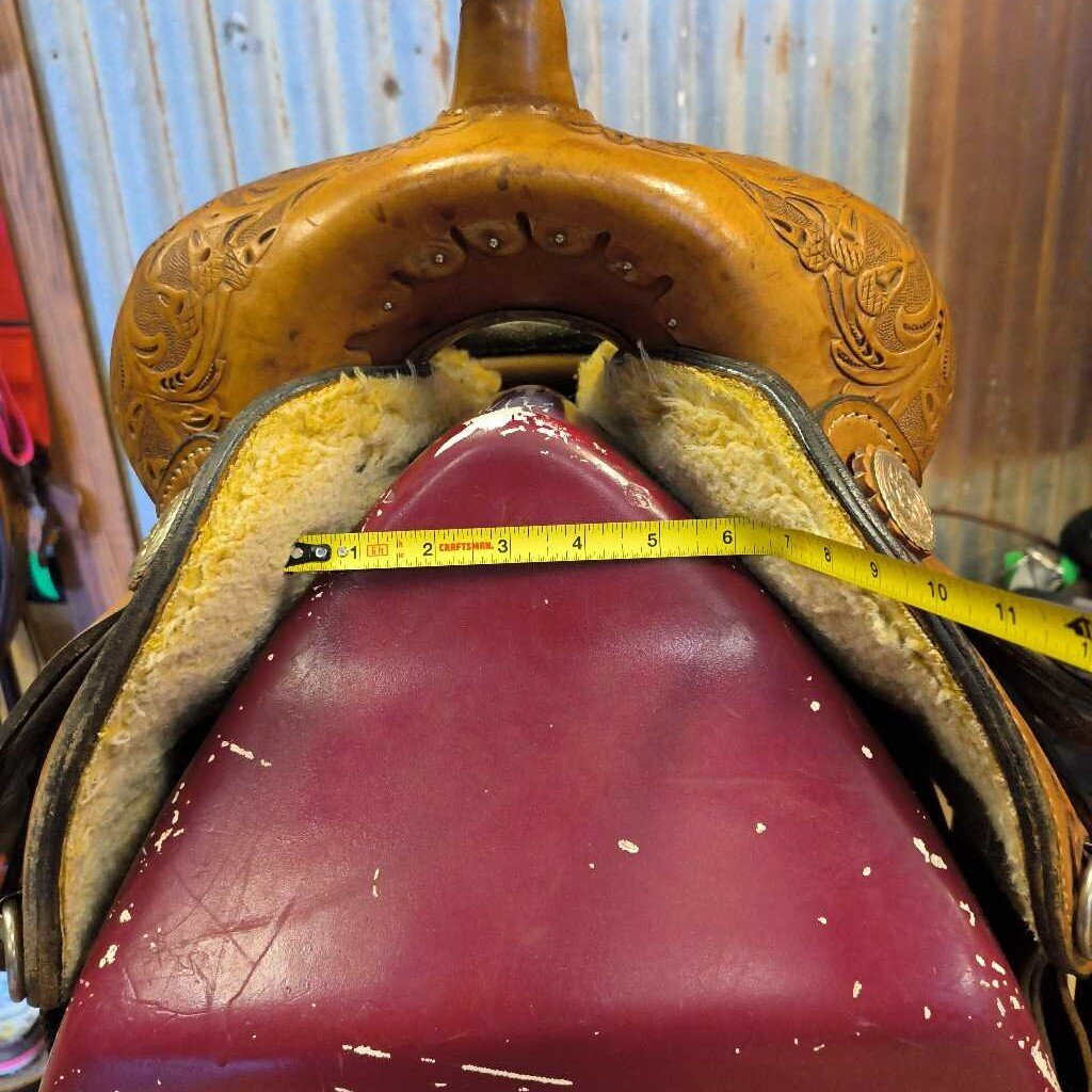 Equitation western saddle with silver