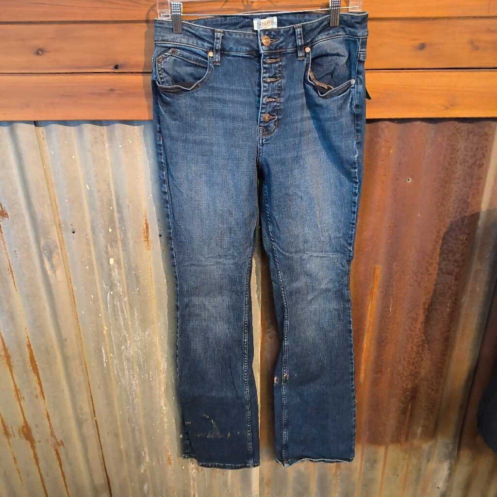 button front no back pockets