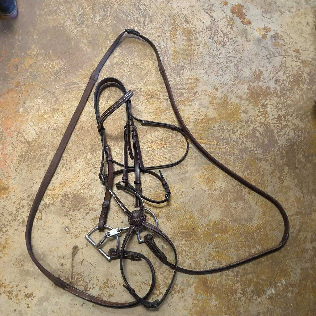 figure eight with metal details!