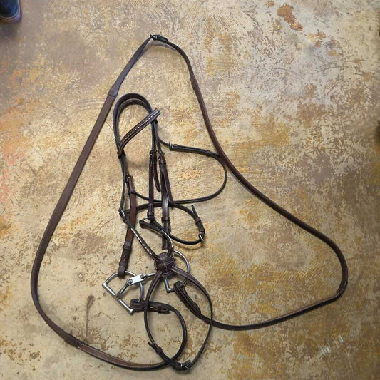 figure eight with metal details!