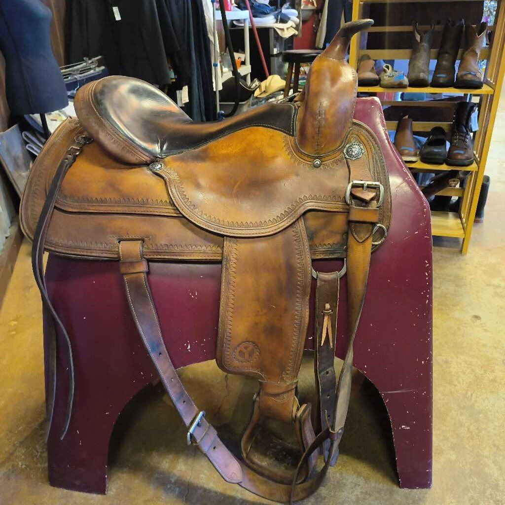All around saddle