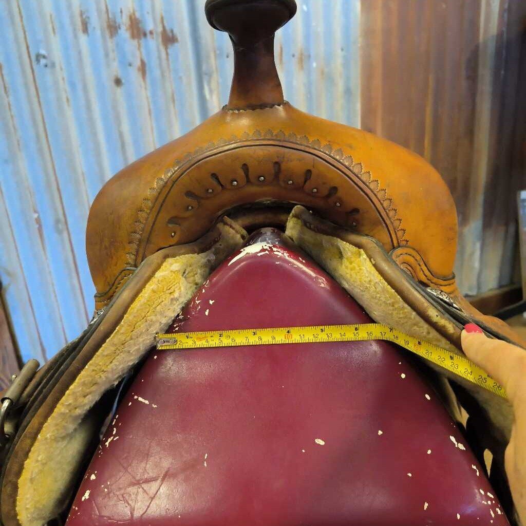 All around saddle