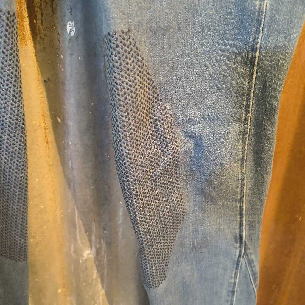 Knee patch jean material
