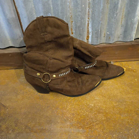 Snip toe boots- ladies