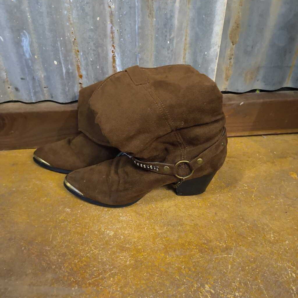 Snip toe boots- ladies