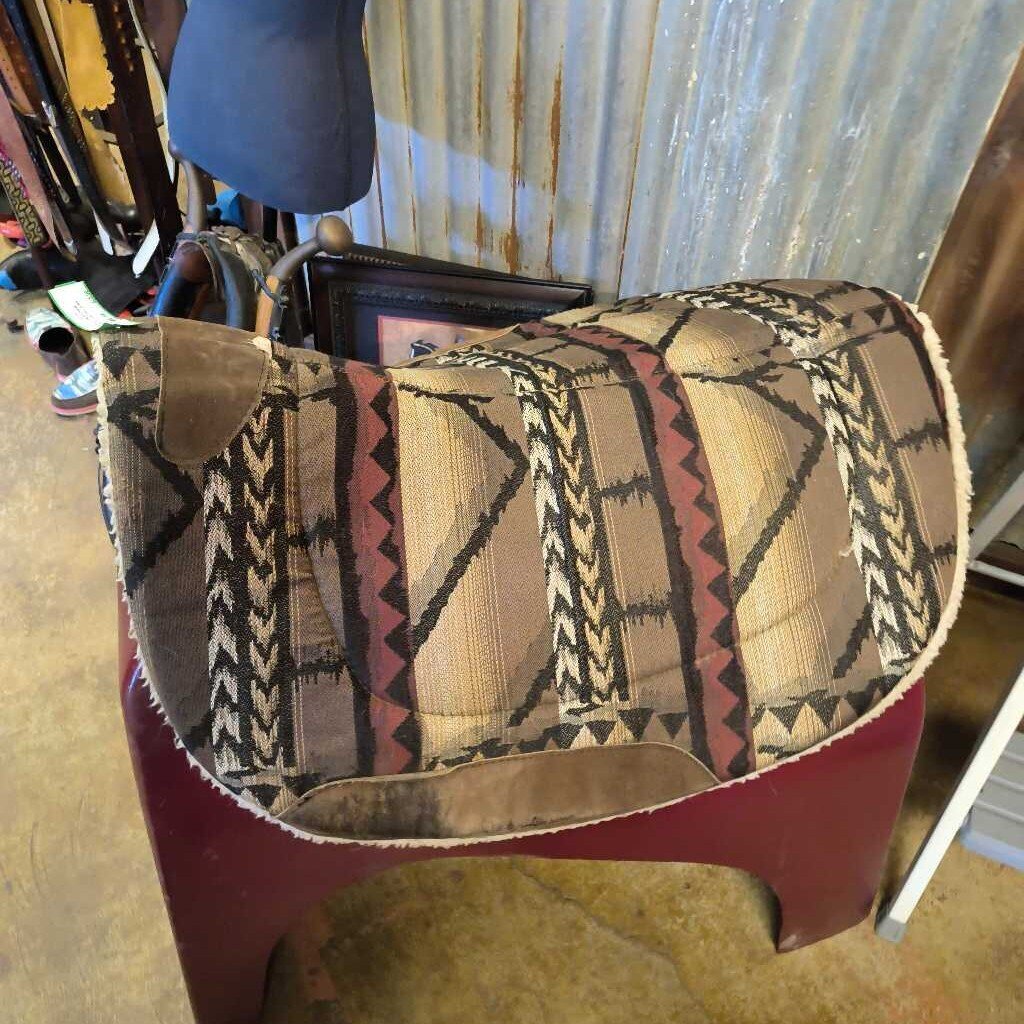 round fleece and navajo