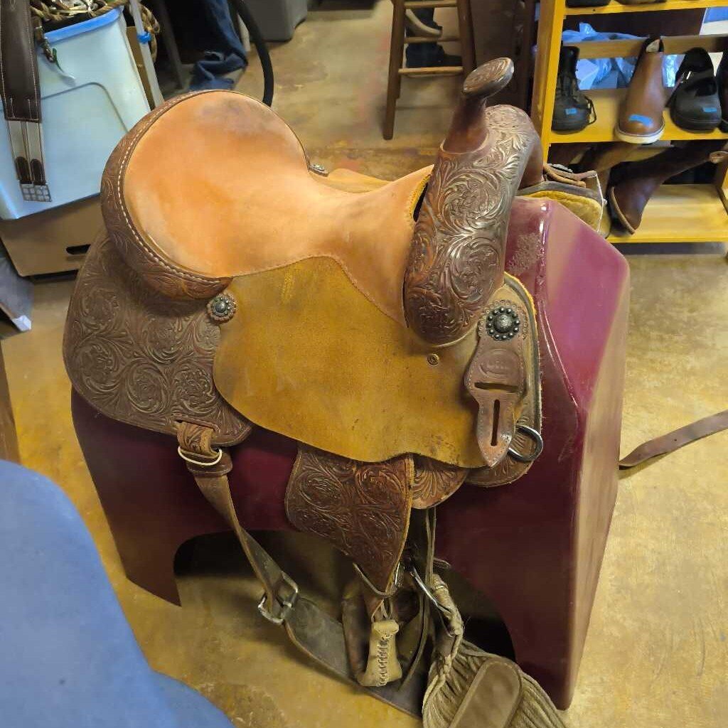 Barrel saddle