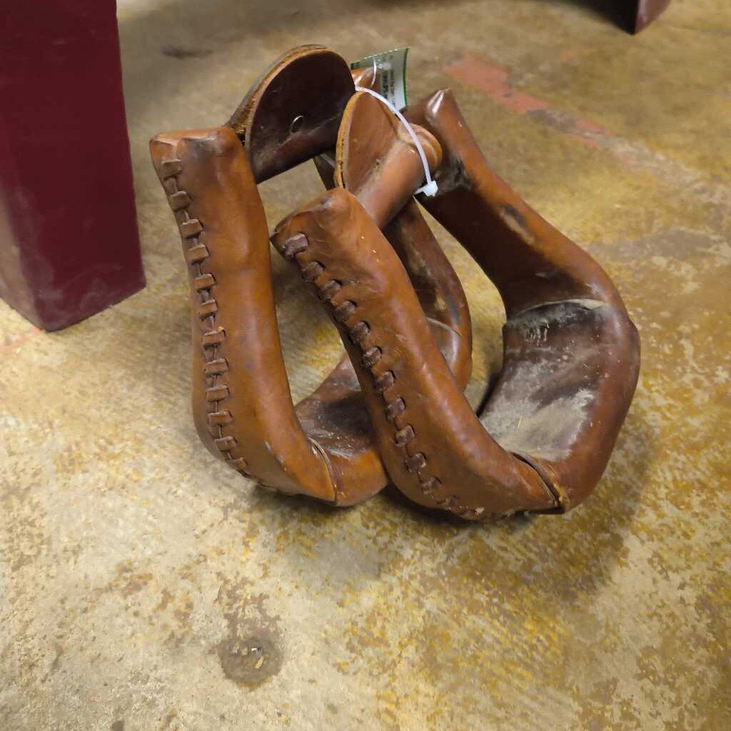 Leather stirrups