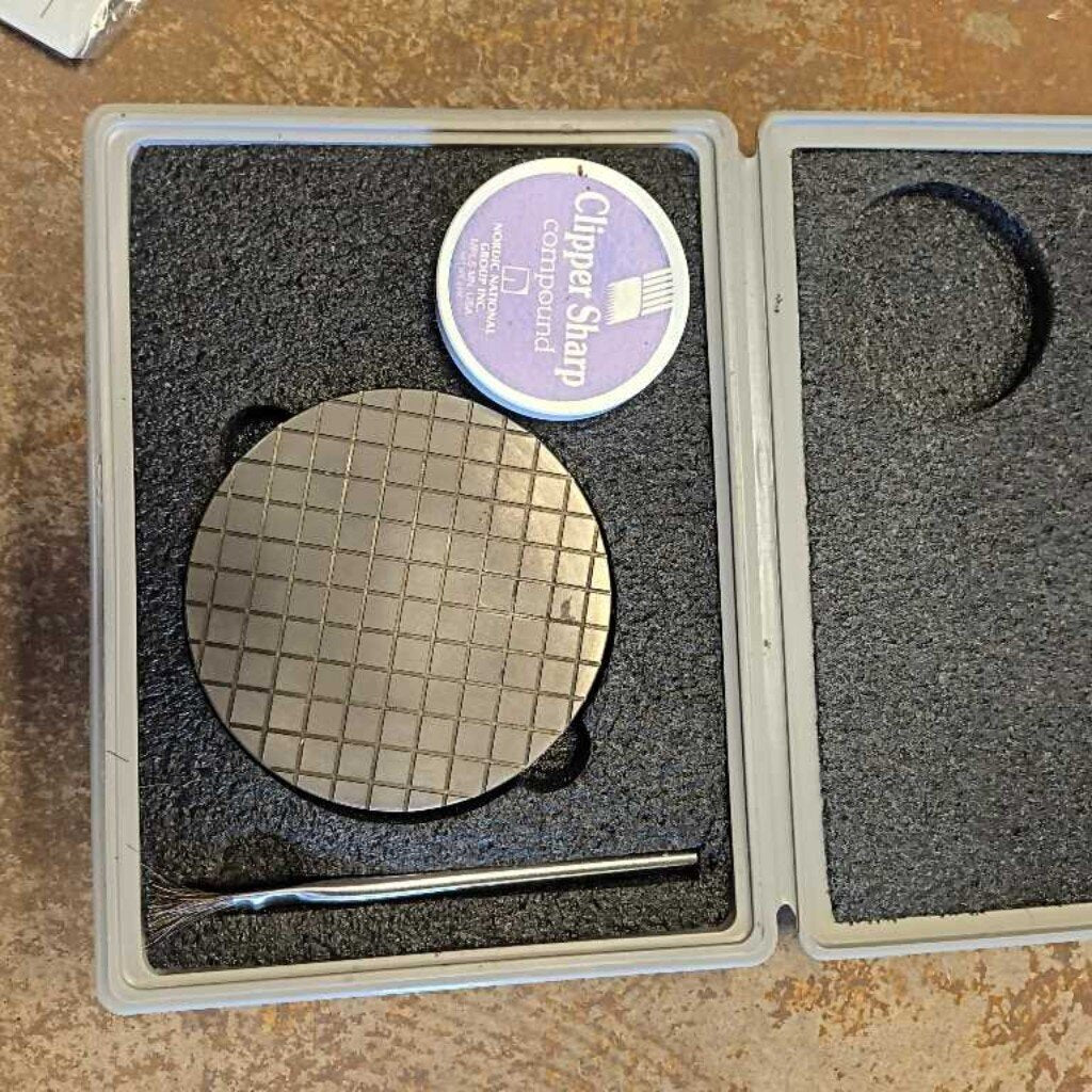 Clipper blade sharpening block