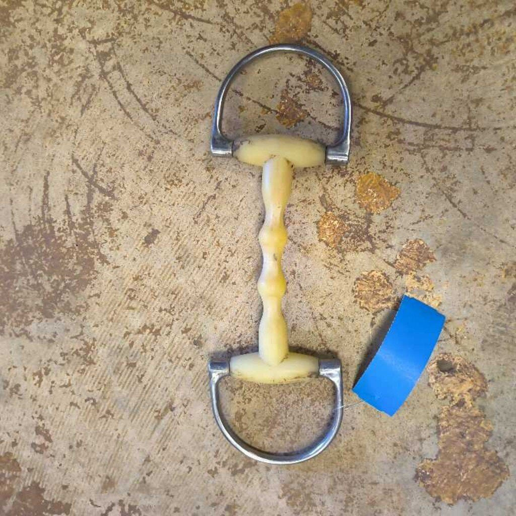 Mullen shaped D ring