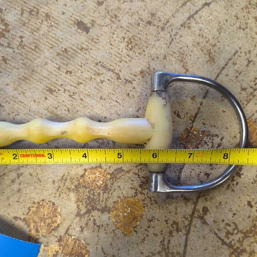 Mullen shaped D ring