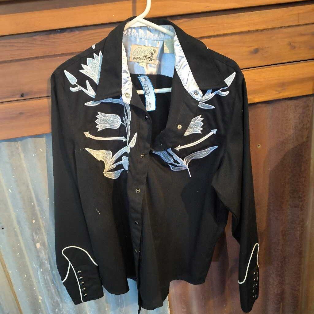 long sleeve & snap button- ladies