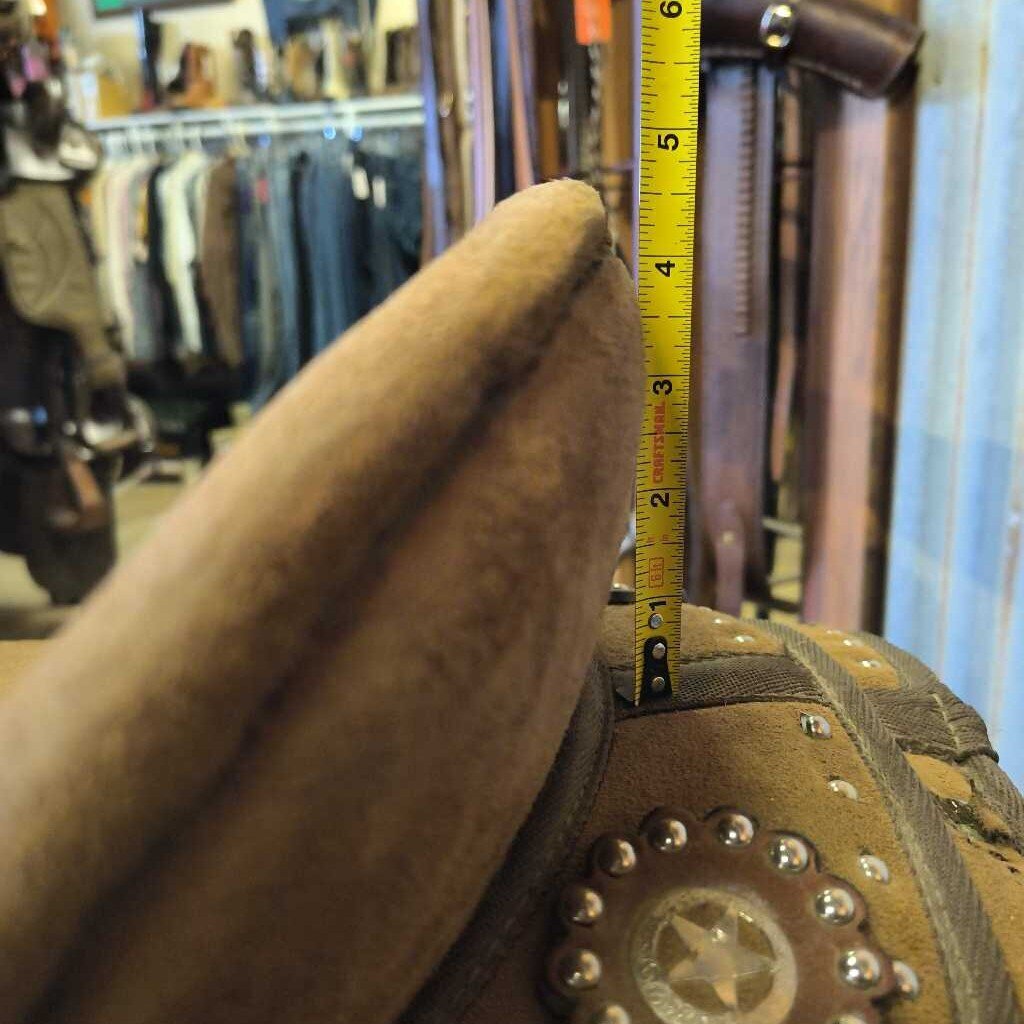 Synthetic barrel saddle