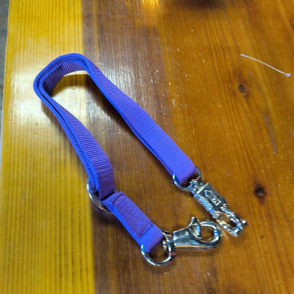 Adjustable nylon- trailer tie with quick panic snap