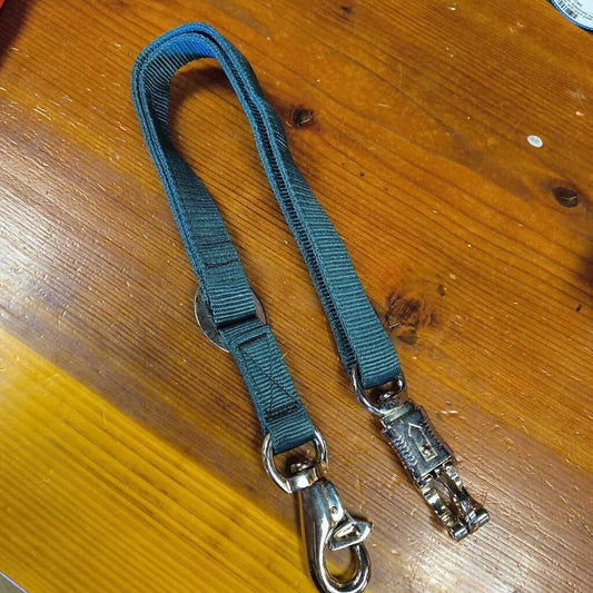Adjustable nylon- trailer tie with quick panic snap