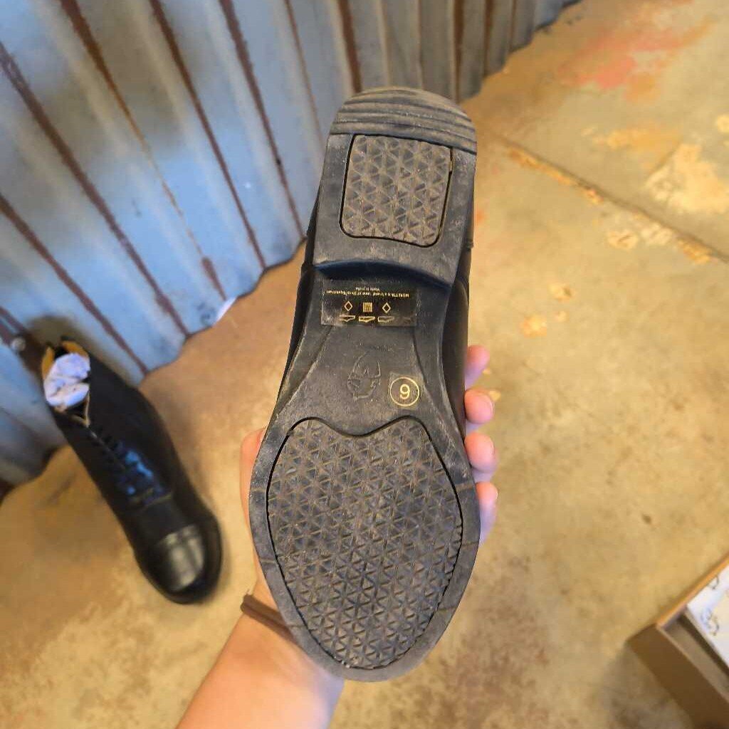 New in box- paddock boots