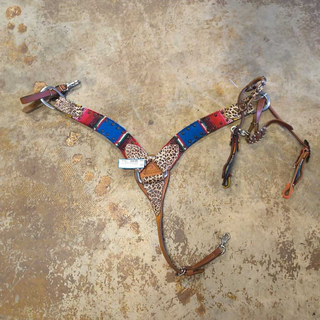 Single ear bridle and breast collar set